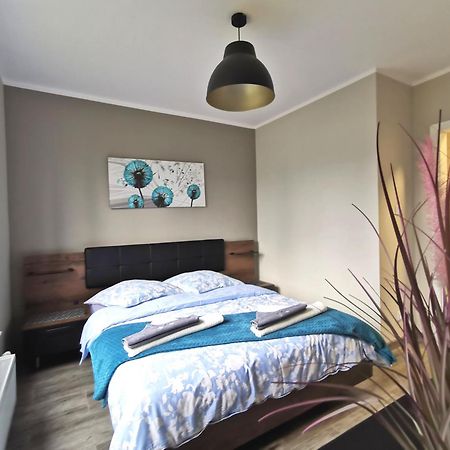 Apartament Turkus Na Rezydencji 尤斯托尼莫斯基 外观 照片